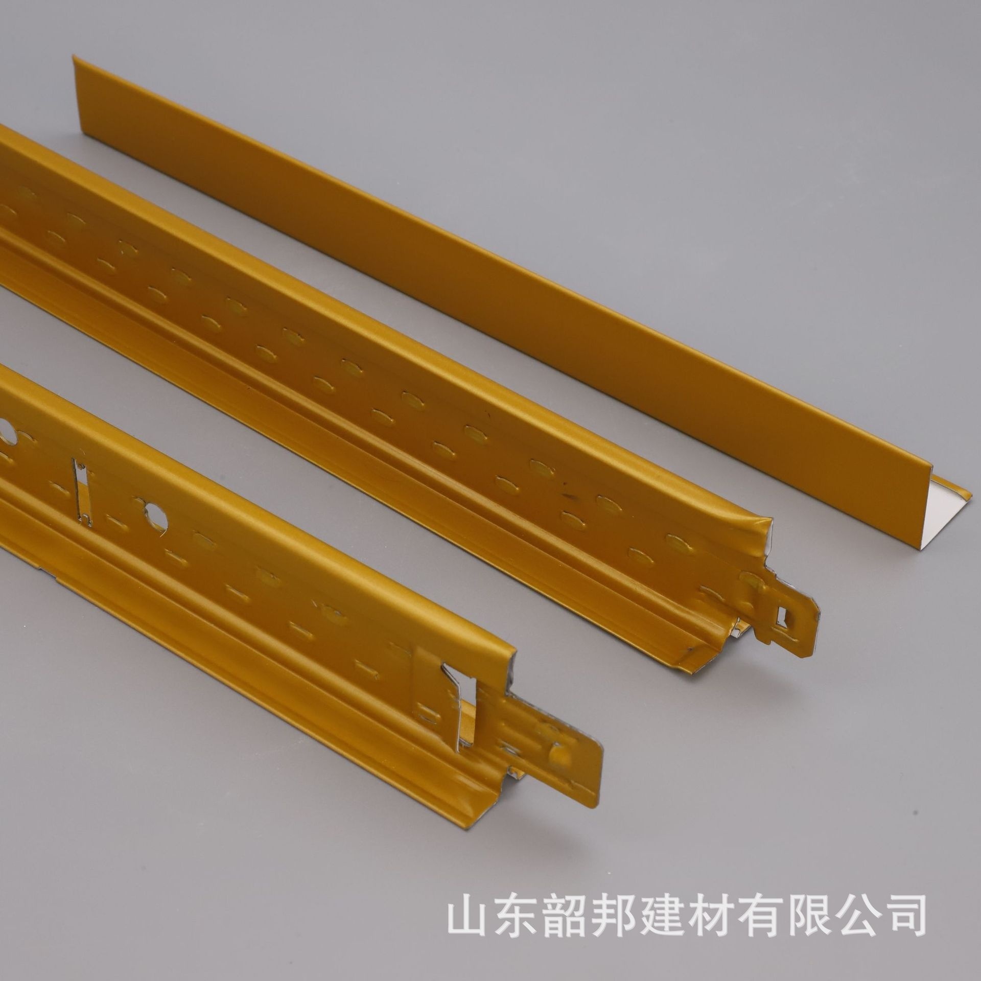 贯通烤漆龙骨主骨吊顶材料轻钢隔墙装修专用建材配件厂家防潮防水